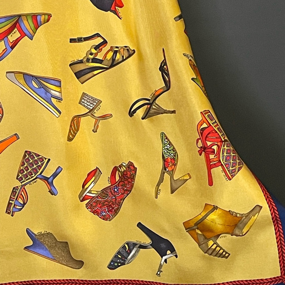 Must Have Ferragamo Silk Scarf Coveted Vintage Shoe Print 34 In Mint Condition - Picture 7 of 9